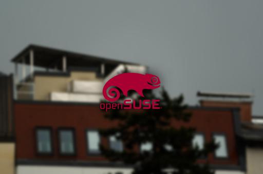 DebianRedOverlayBlur.jpg
